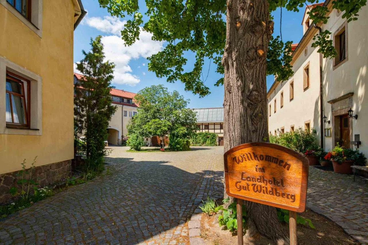 Landhotel Gut Wildberg ไมเซน ภายนอก รูปภาพ