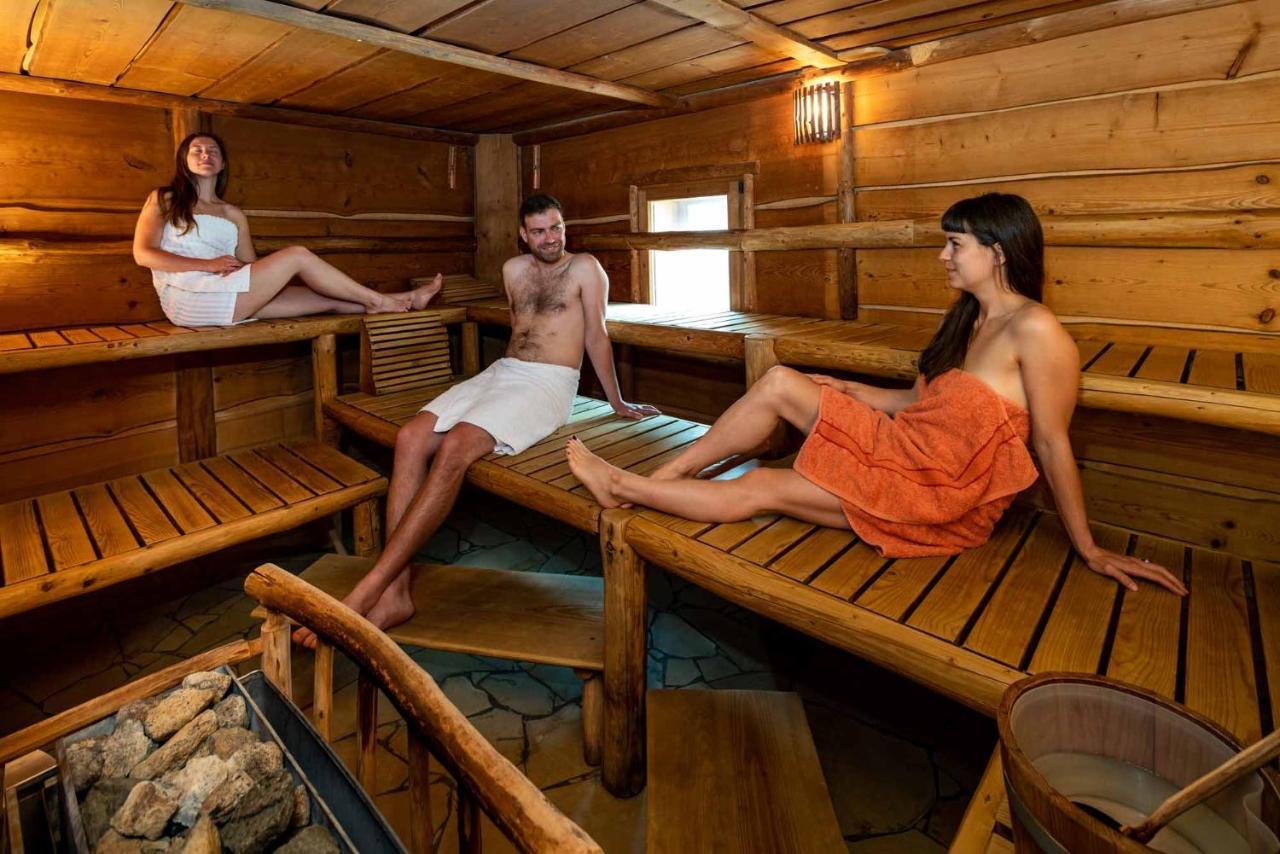 Landhotel Gut Wildberg Mit Badeteich ไมเซน ภายนอก รูปภาพ
