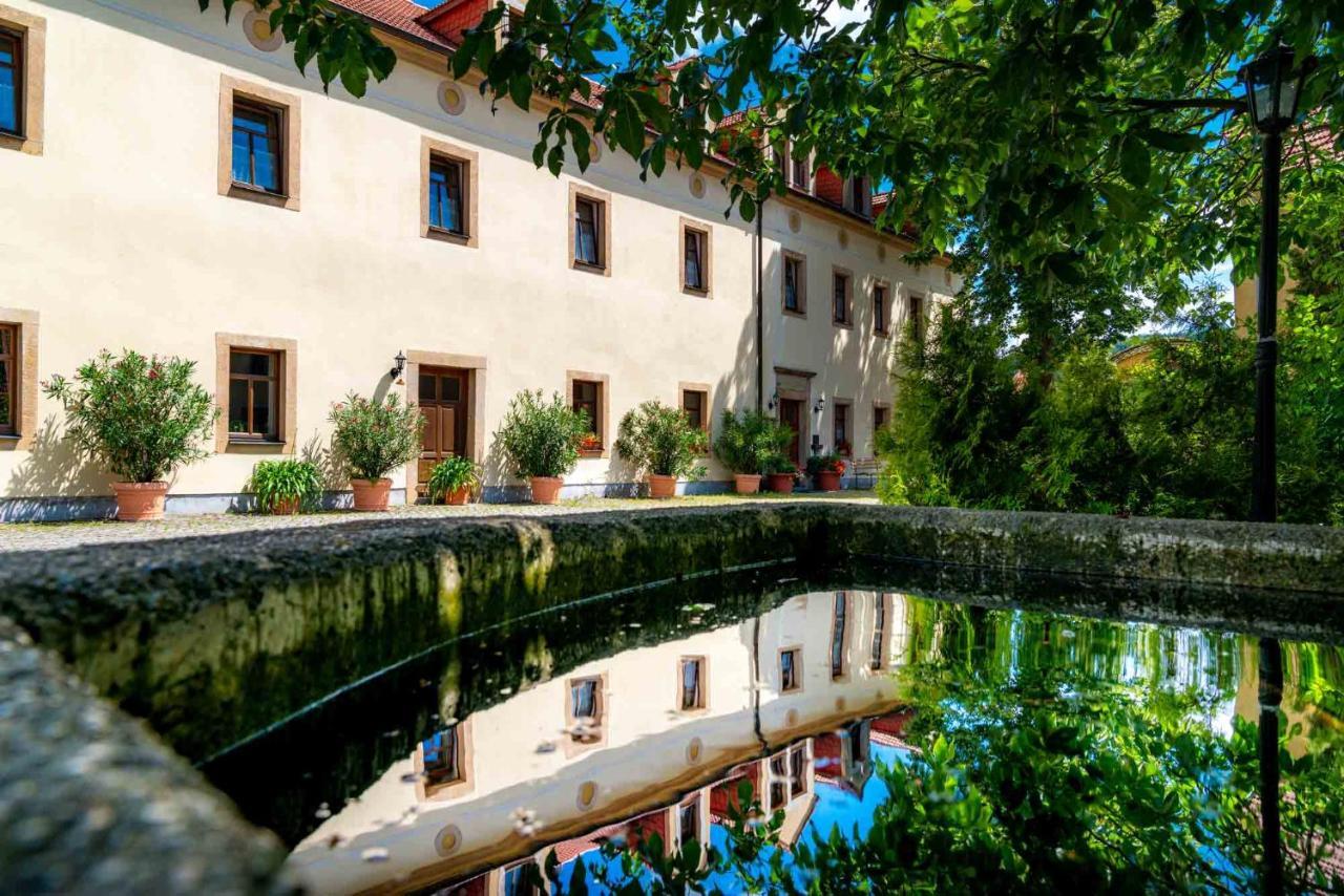 Landhotel Gut Wildberg Mit Badeteich ไมเซน ภายนอก รูปภาพ