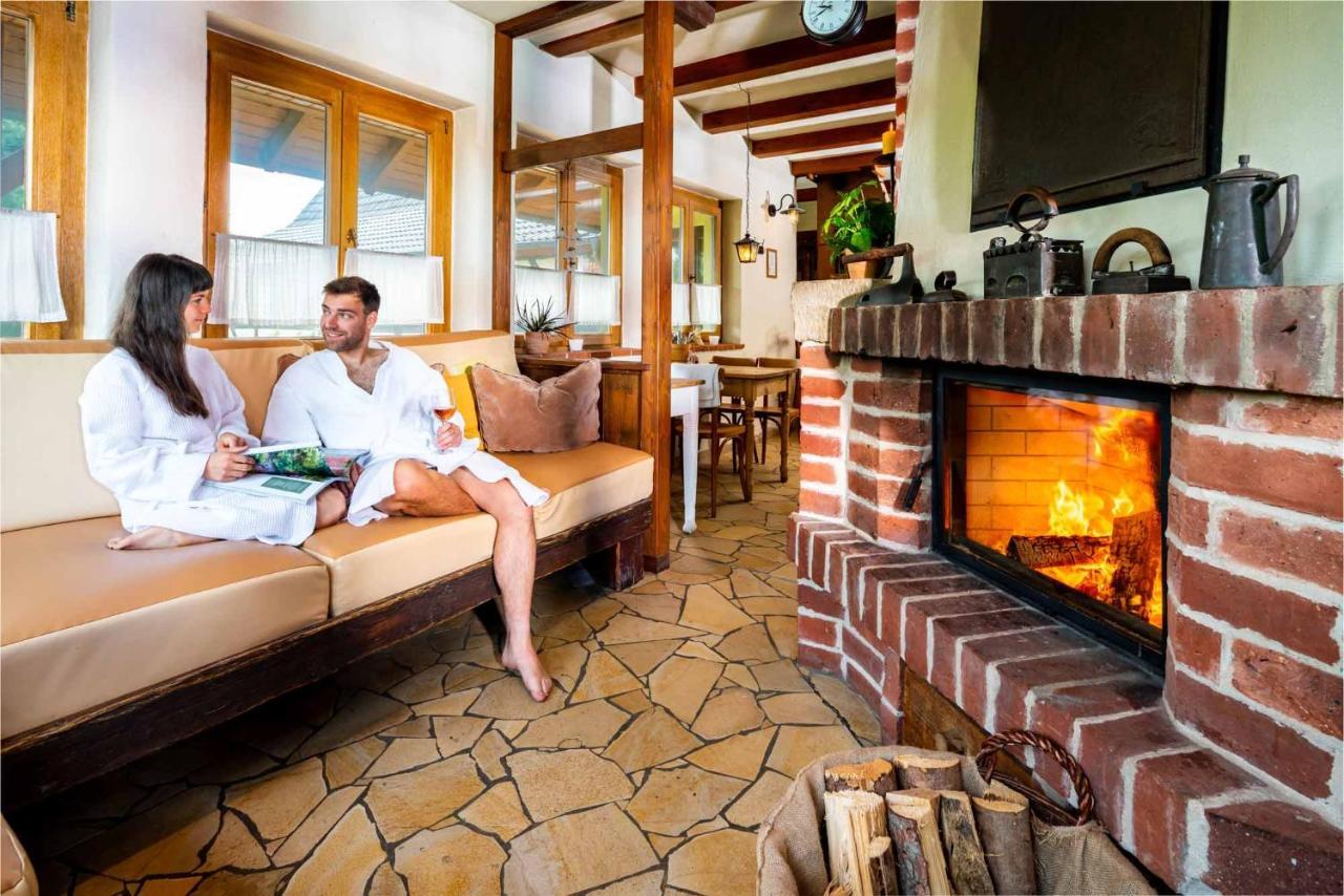 Landhotel Gut Wildberg Mit Badeteich ไมเซน ภายนอก รูปภาพ